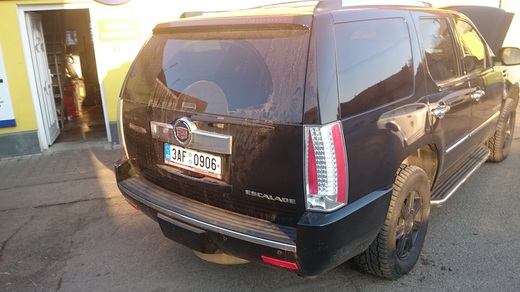 Cadilac Escalade (3).JPG