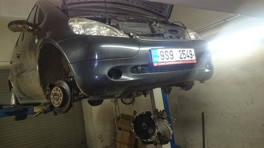 MercedesA-výměna převodovky.JPG